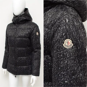 Autentico piumino donna Moncler vintage con cappuccio nero taglia ~S-M - Foto 1 di 16