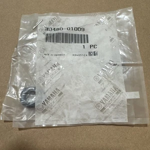 Yamaha Grommet NOS 90480-01009 QTY 1 - Bild 1 von 2