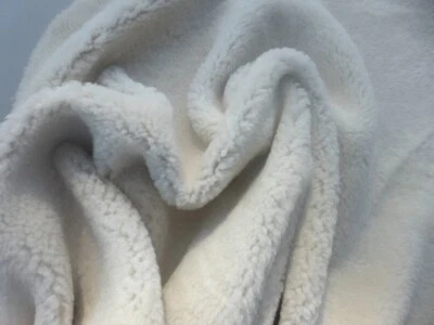 Piel de oveja piel de oveja piel de oveja blanco roto grueso pelo rizado con Dk. Espalda de gamuza tostada Foto 1 de 4