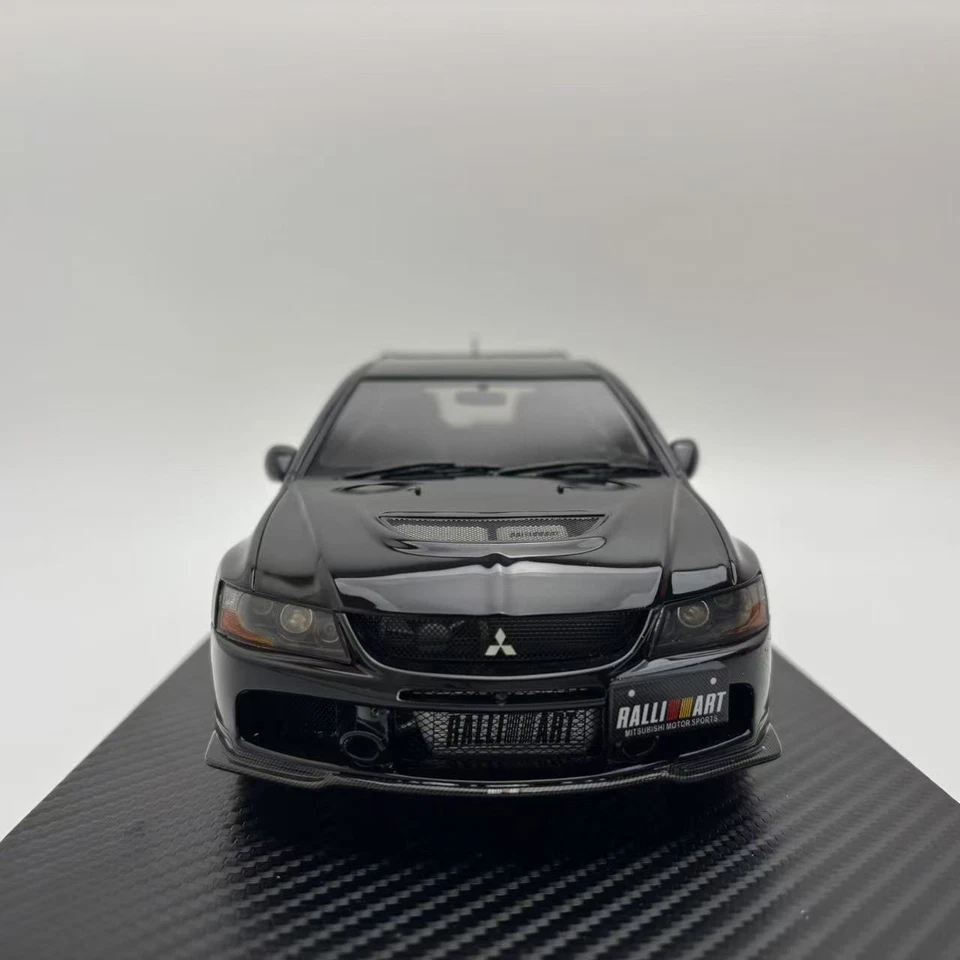 Modelo de coche de carrocería ancha Lancer negro Engup 1:18 Mitsubishi Evo9 Variations Foto 1 de 4