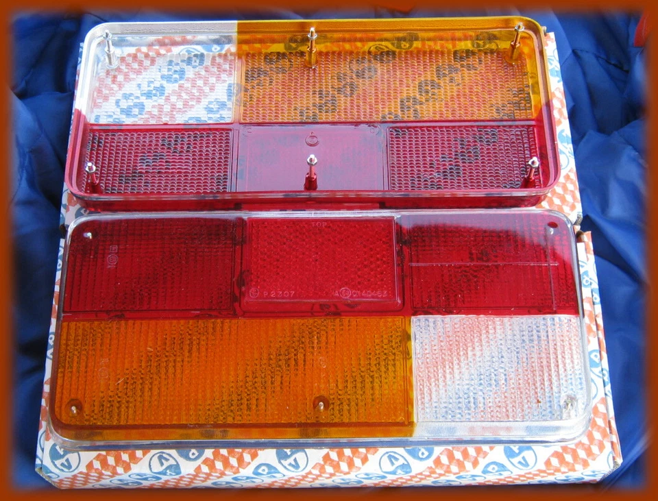 ALFA ROMEO ALFETTA 2000 SEDAN - Rear light lenses chrome border - image 1 of 1