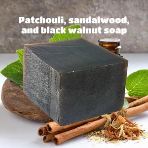 Handgefertigte schwarze Walnuss Kräuter Patchouli Zedernholz Glycerin Seife, erdig holzig - Bild 1 von 4