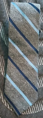 Corbata de seda Tommy Hilfiger gris con rayas azules Foto 1 de 2