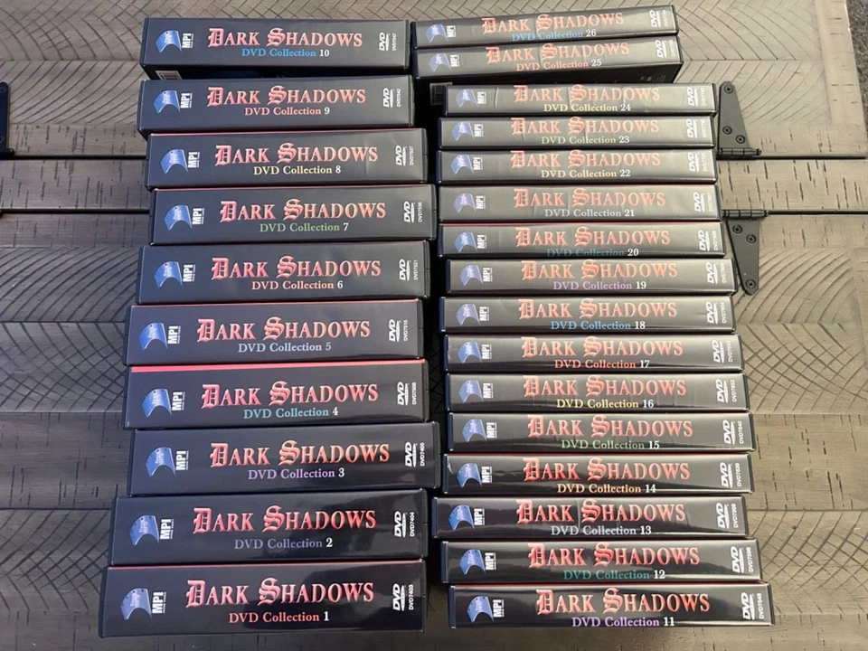 Dark Shadows DVD 1966 TV Show Seasons 1-26-Excellent Condition -Complete Set Foto 1 de 4