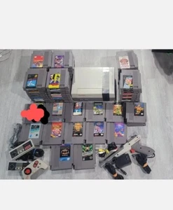 Original NES Nintendo Systemkonsole Bundle 75 Spiele 3 Controller + Zapper - Bild 1 von 14
