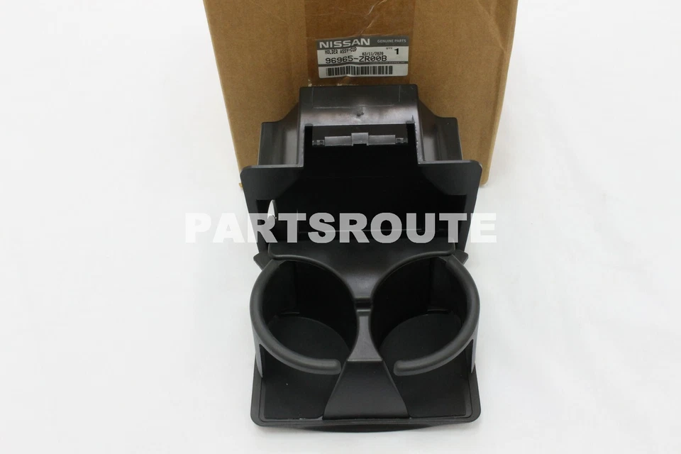 Portavasos consola central trasera Nissan Armada Titan 2008-2015 OEM 96965-ZR00B Foto 1 de 3