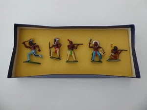 VINTAGE CHARBENS INDIAN ACTION FIGURES - Picture 1 of 5