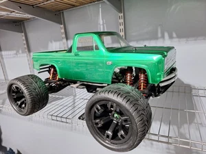 Traxxas E MAXX 3906 - Graphite Chassis w/ Aluminum Upgrades - Brushless Roller - Picture 1 of 13