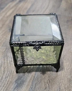 Hermoso joyero baratija vintage ESTILO CONSTRUIDO con patas de vidrio biselado - Imagen 1 de 5