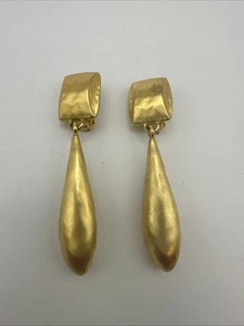 Classique for Nordstrom Gold Tone Teardrop Dangle Chunky Clip On Earrings Matte - Picture 1 of 5
