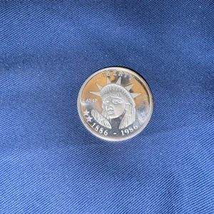 Rare 1986 Lavin Statue of Liberty Centennial 1 oz .999 Silver 100th Anniversary - Picture 1 of 2