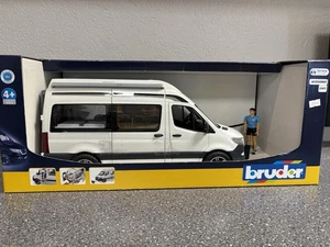 Bruder 02672 - M8 Sprinter Camper mit Fahrer #NEU #OVP #VH1 - Bild 1 von 5