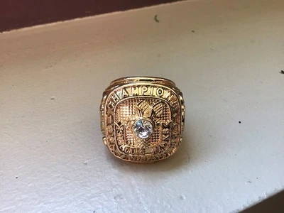Bob Pettit 1957 - 1958 Memorabilia Replica Ring Hawks - Image 1 of 4