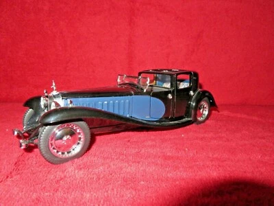 1930 BUGATTI ROYALE COUPE NAPOLEON FRANKLIN MINT 1:24 OPENING HOOD & 4 DOORS  - Image 1 of 4