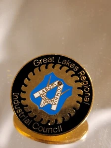 LABOR OMNIA VINCIT VINTAGE GREAT LAKES REGIONAL INDUSTRIAL COUNCIL- LAPEL PIN 1 - Picture 1 of 4