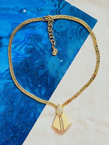 Collana Christian Dior vintage anni 80 beige diamanti triangolo cristalli pendente