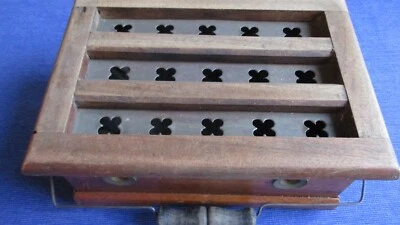 Chaufferette ancienne en métal et bois avec sa boite à braises N°2 - Photo 1/4