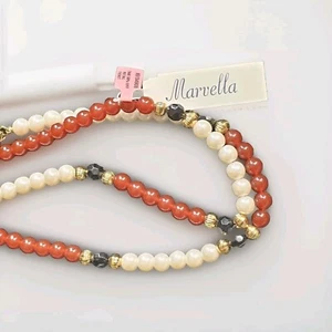 MARVELLA Firmado Oro Blanco Rojo Negro Cuentas de Vidrio 24" Capas Clásicas Nuevo con Etiquetas - Imagen 1 de 8
