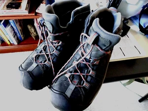 KEEN DRY WATERPROOF BOOTS -MEN'S-DARK GRAY- SIZE 10.5- NEW- EXCELLENT CONDITION - Picture 1 of 6