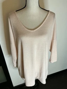 Torrid Women's Powder Pink V Neck Sweater Top Sz. 2 - Picture 1 of 10