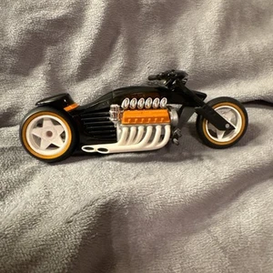 Hot Wheels 1:18 Moto - "Ferenzo" Motorcycle 47118 (2003) - Picture 1 of 4