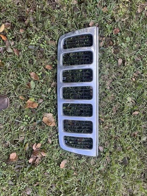 Jeep Grand Cherokee WJ 1999 2000 2001 2002 2003 parrilla delantera cromada OEM  Foto 1 de 2