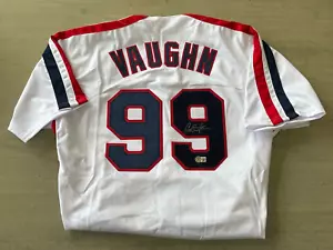 Maglietta Charlie Sheen Autografata (Ricky Vaughn) Beckett #WP95911 - Foto 1 di 2