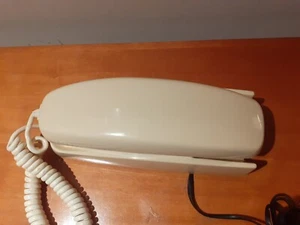 TELEFONO GONDOLA DE PARED EN COLOR MARFIL - Imagen 1 de 7