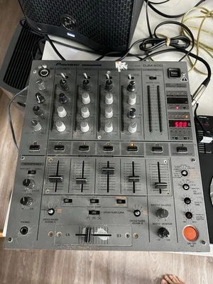 Pioneer DJM-600 4-Channel Professional Mixer Silver- For Parts - Image 1 of 4