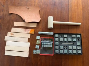 Großbuchstaben, Zahlen, Tiere & Kreuz. 27 Leder Bastelstempel insgesamt! - Bild 1 von 24