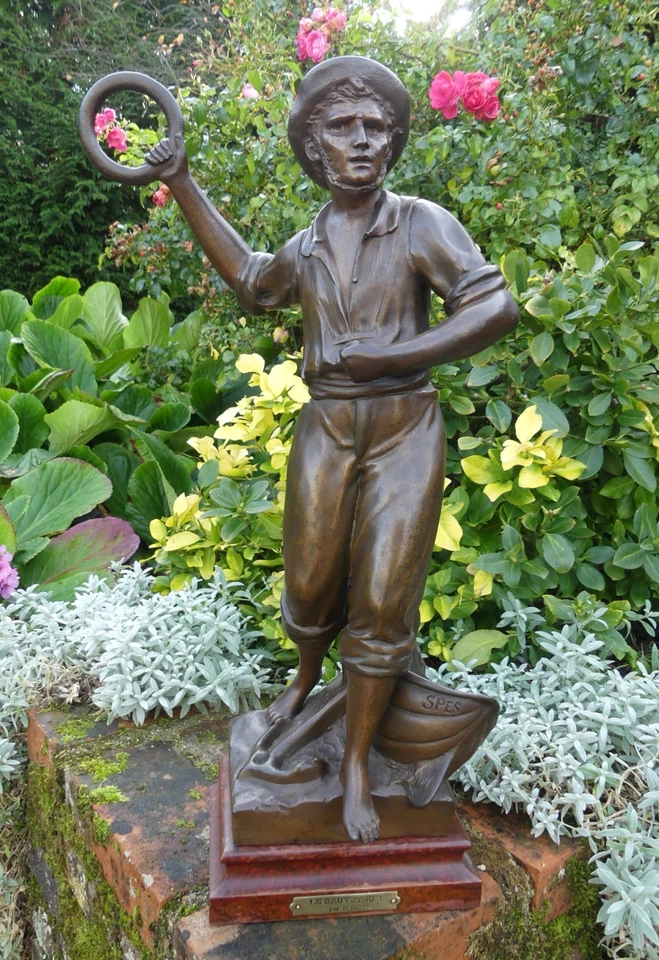 Statue "LE SAUVETEUR" signée P. BOBBIAS, en régule, Hauteur 56,5cm, en bon état - Photo 1/4