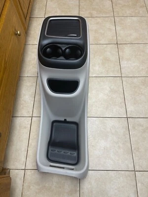 Consola central delantera Pacifica Chrysler aleación OEM con tapa negra/plateada Foto 1 de 4