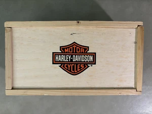 Harley-Davidson Caja de Madera Tapa Deslizante "TU CERDO HA LLEGADO" - Imagen 1 de 8