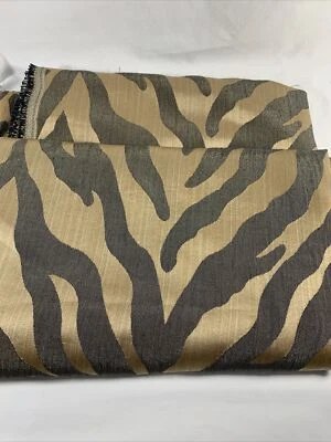 Tela con patrón de cebra gris y dorado - 3 yardas Foto 1 de 3