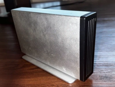 Disco duro externo modelo de alta velocidad! ¡Como está! Foto 1 de 2