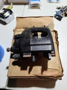 CROWN VIC BRAKE CALIPER NOS REAR RH RIGHT SIDE NEW OPEN BOX OEM FORD 1997 97 - Picture 1 of 10