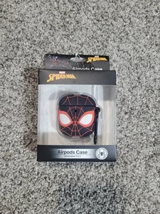 Marvel Spiderman Airpods Case 1st & 2nd Generation Silicone W/Clip Spider-Man - Picture 1 of 5