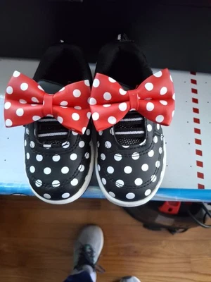 Zapatillas Minnie Moouse con lazo talla 5 lunares Foto 1 de 4