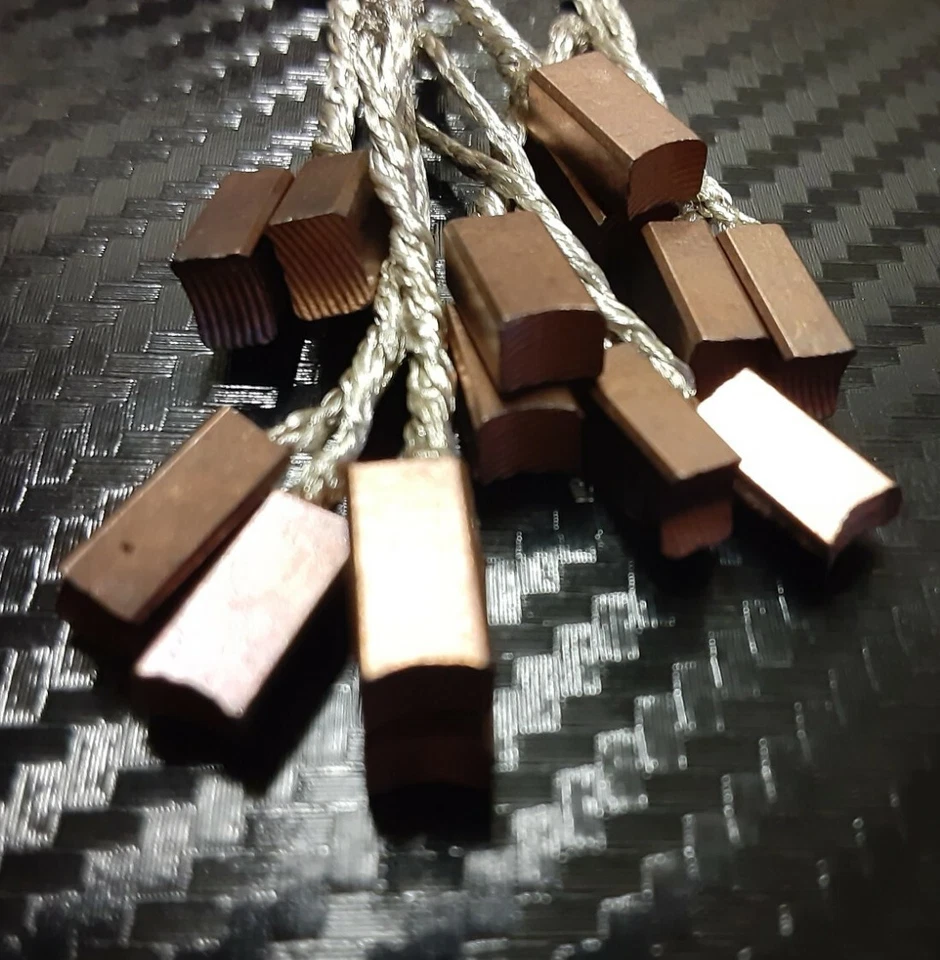 VINTAGE EPIC TRINITY SERRATED LAYDOWN HIGH PERFORMANCE BRUSHES W/O EYELET - Image 1 of 4