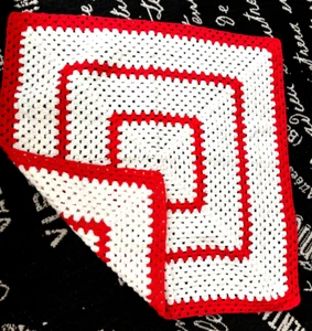 NEW Vtg 33"SQ HANDMADE Crochet GRANNY Lap AFGHAN Red White SOFA THROW Xmas Skirt - Picture 1 of 5