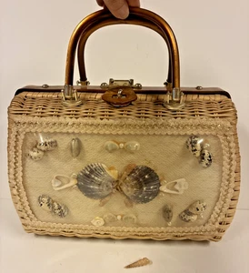 Vintage Princess Charming by Atlas Handbag 50s/60s Sea Shells Purse Lucite - Picture 1 of 23