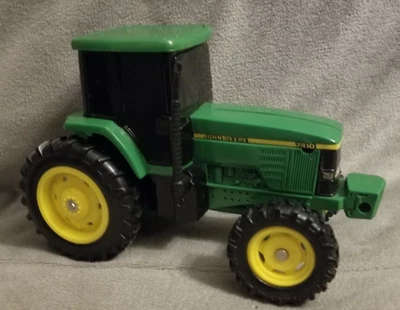 Tractor John Deere 7410 cabina verde y amarillo 1:32 MFWD VINTAGE 1996 ERTL Foto 1 de 4
