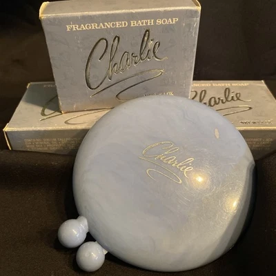 Jabón de seda corporal fragante Charlie de colección 3 barras 1 maquillaje Charlie compacto con espejo Foto 1 de 4