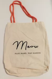 Bolso de lona MEOW: Play Hard, Sip Harder, Cat Lover - Imagen 1 de 1