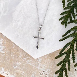 10KT White Gold Shiny Beveled Cross Pendant Charm Small NEW 17MM Small Size - Picture 1 of 6