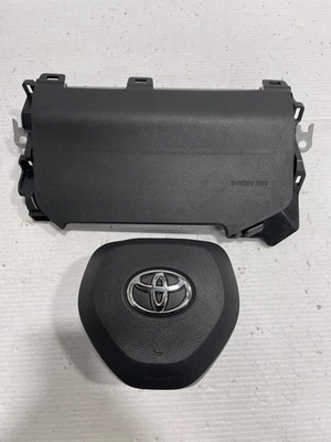 TOYOTA RAV4 2019-2023 STEERING WHEEL AND DRIVER SIDE KNEE AIRBAG OEM Foto 1 de 4