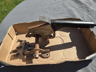 1999 年五十铃 Amigo 停车/紧急制动杆/把手 — 第 1/4 张图片