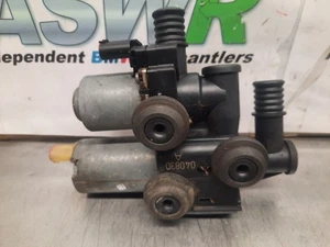 BMW E46 3 SERIES E83 X3 Heater Control Valve / Additional Pump 64118369807 - Picture 1 of 13