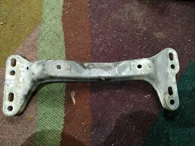 BMW E36 316i 318i 318is 318ti MANUAL GEARBOX TRANSMISSION BRACKET CROSS MEMBER — 第 1/3 张图片