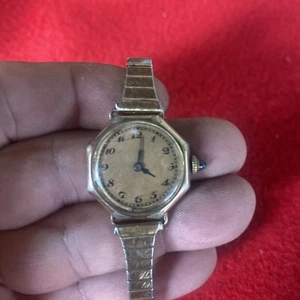 Vintage ladies wristwatch VALANT 15 jewel manual wind yellow gold filled Runs - Picture 1 of 7